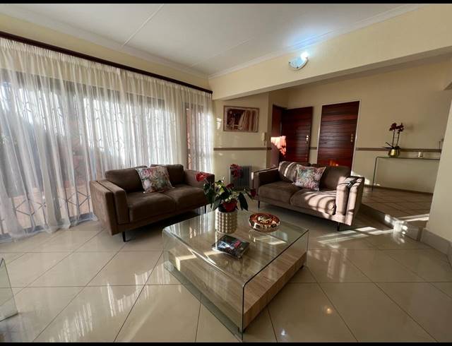 3 BEDROOM SECTIONAL TITLE TO LET IN STERREWAG